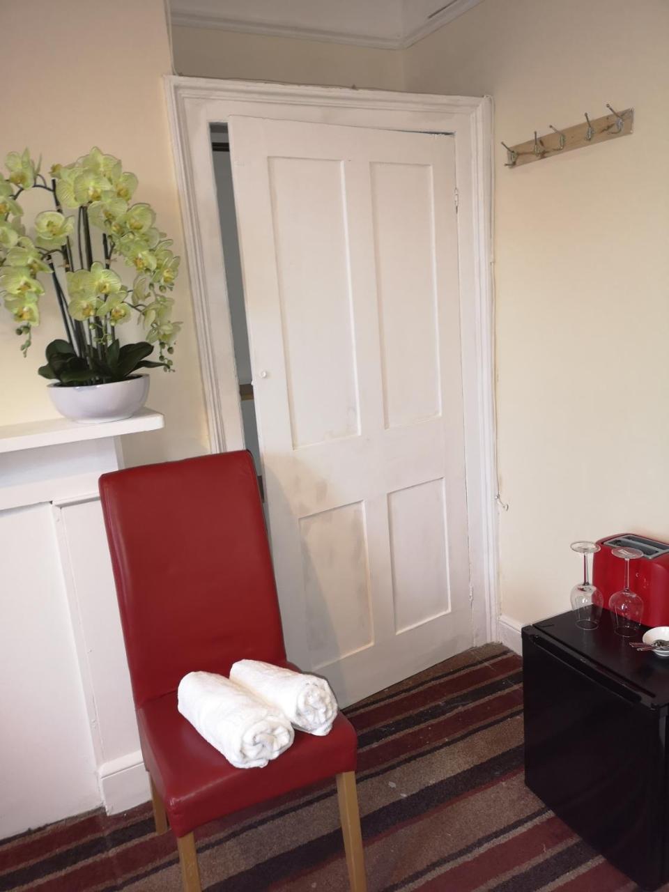 Red Carpet Guesthouse Reading Luaran gambar